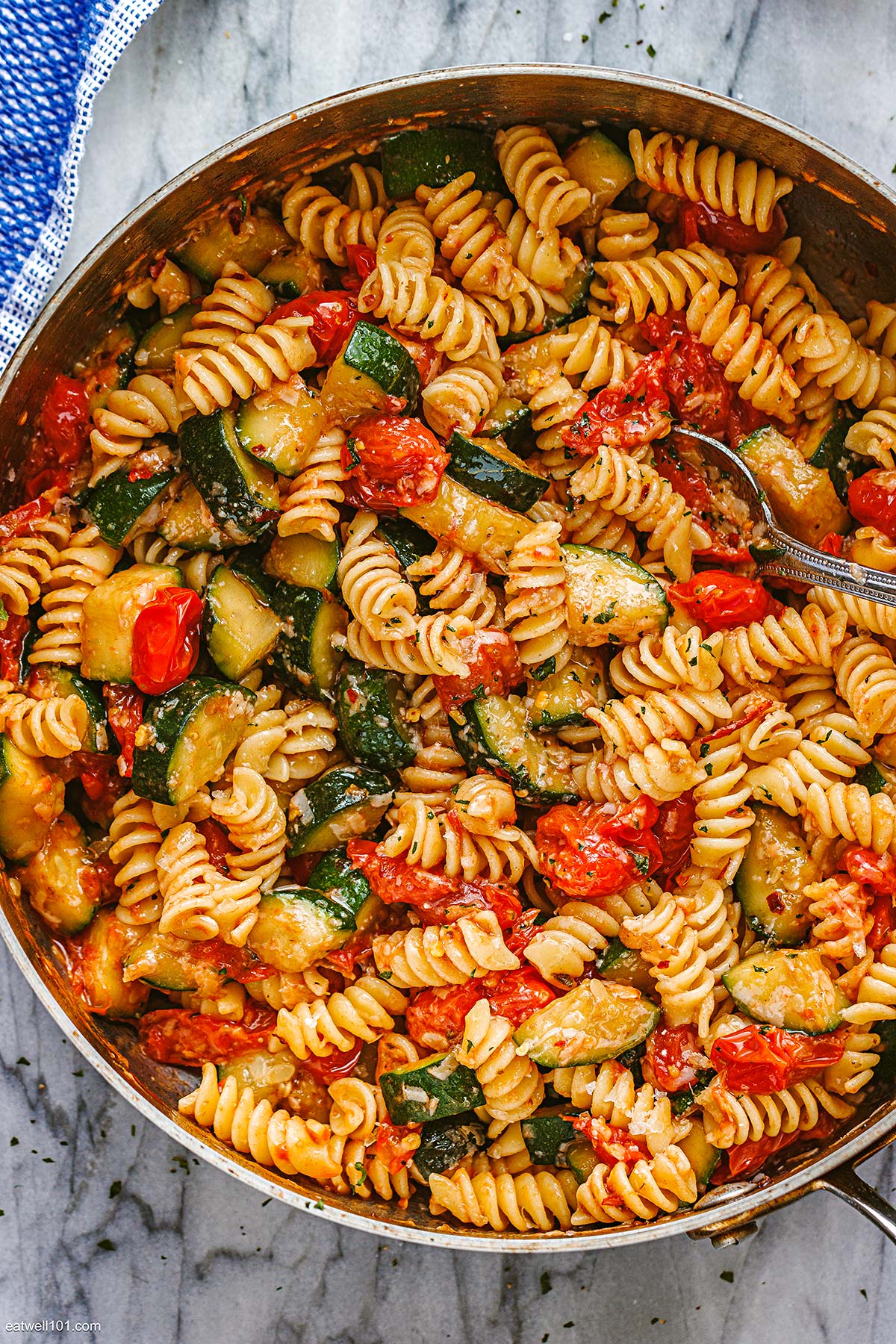 One-Pot Tomato and Zucchini Pasta