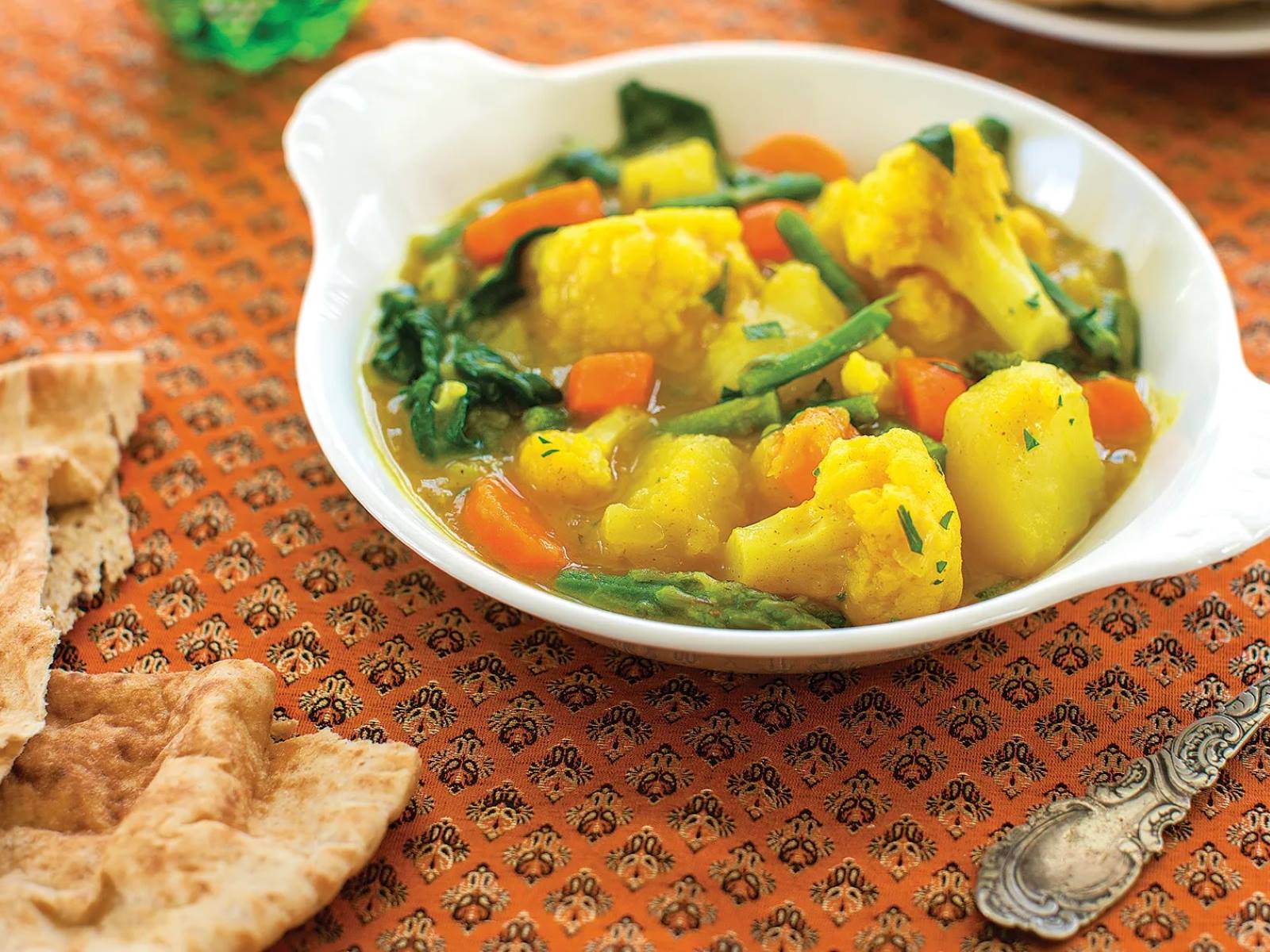 Kashmiri Vegetable Stew with Dried Ginger and Fennel