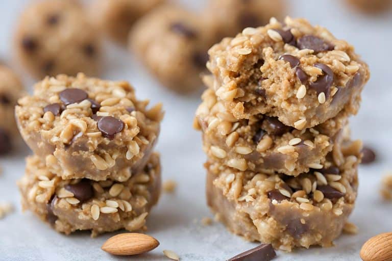 No-Bake Chocolate Oat Bites with Peanut Butter