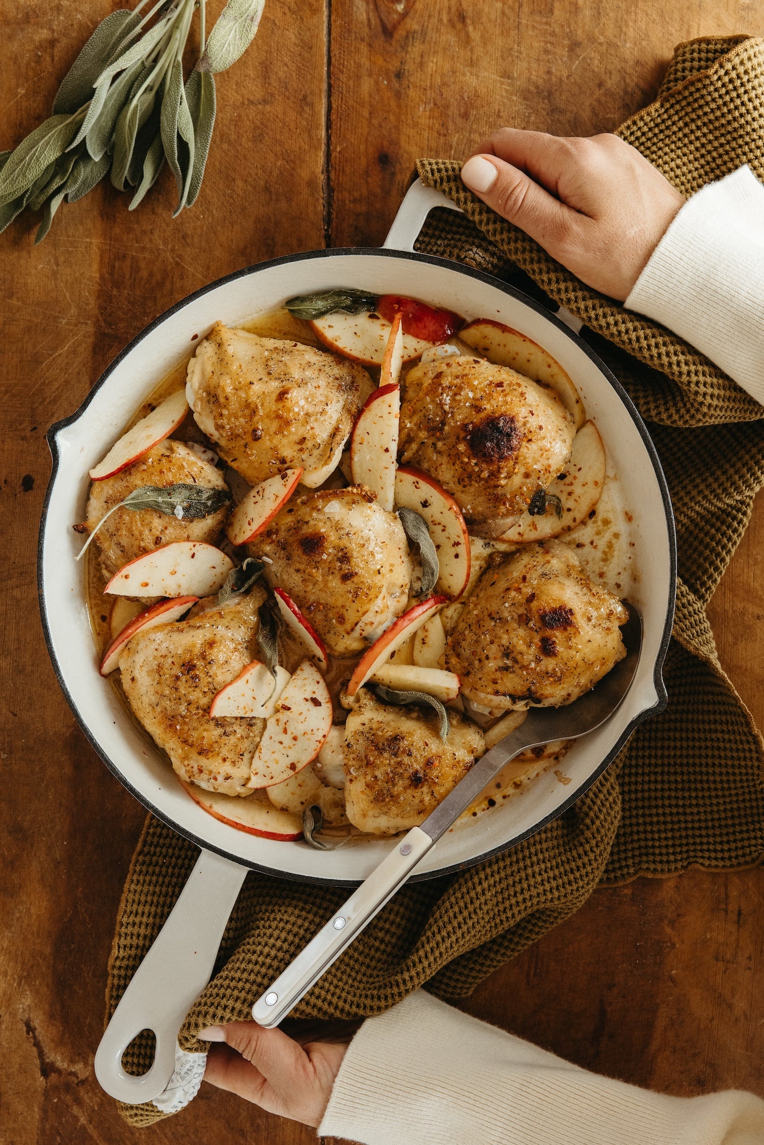 Citrus-Bitter Glazed Chicken Thighs