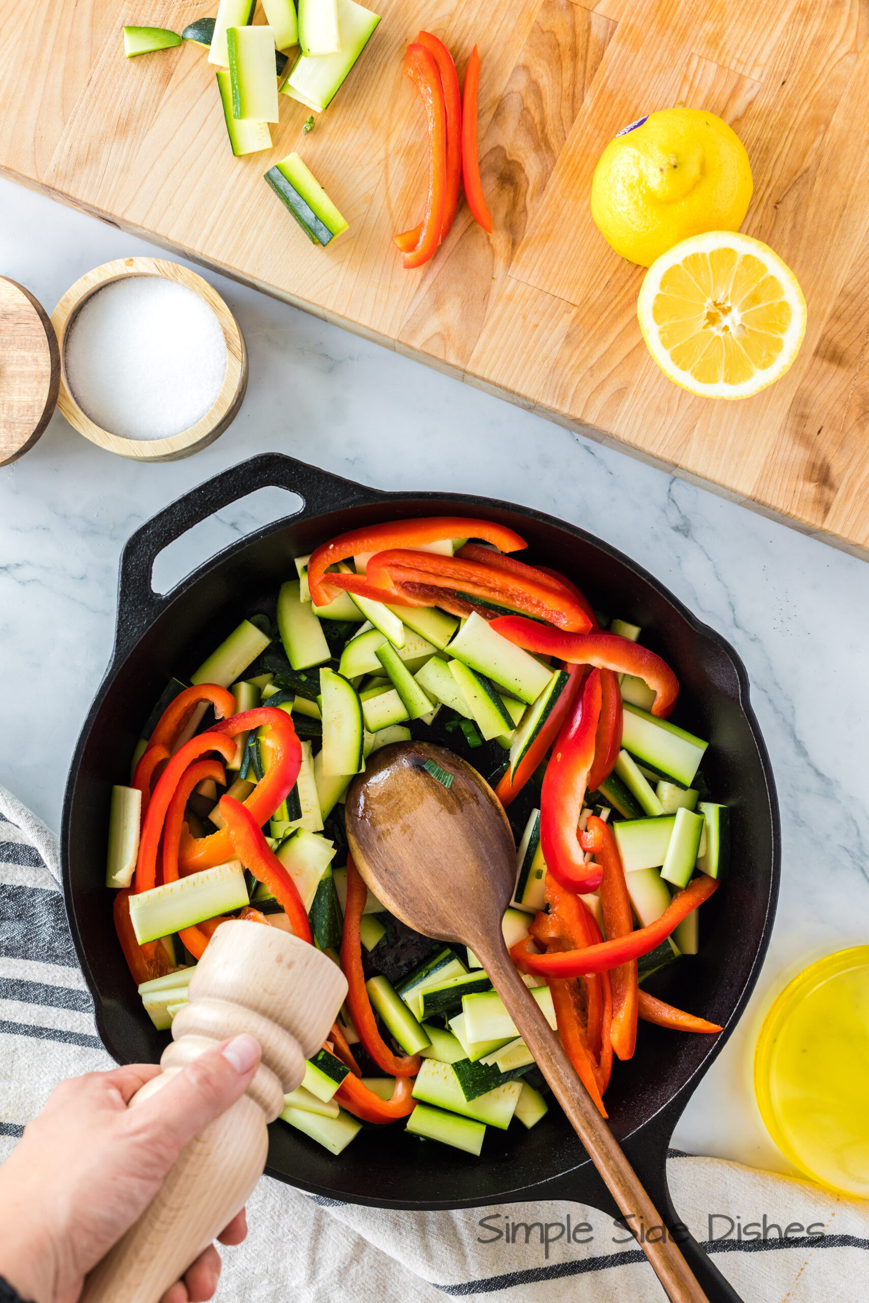Stir-Fried Zucchini and Bell Peppers with Sesame Oil