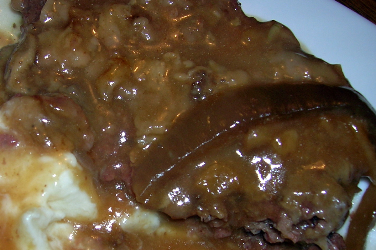 Slow Cooker Cube Steak with Mushroom Gravy