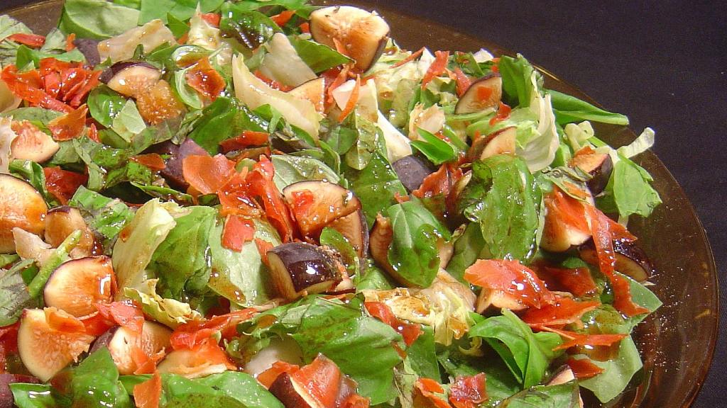 Prosciutto and Fig Salad with Balsamic Glaze