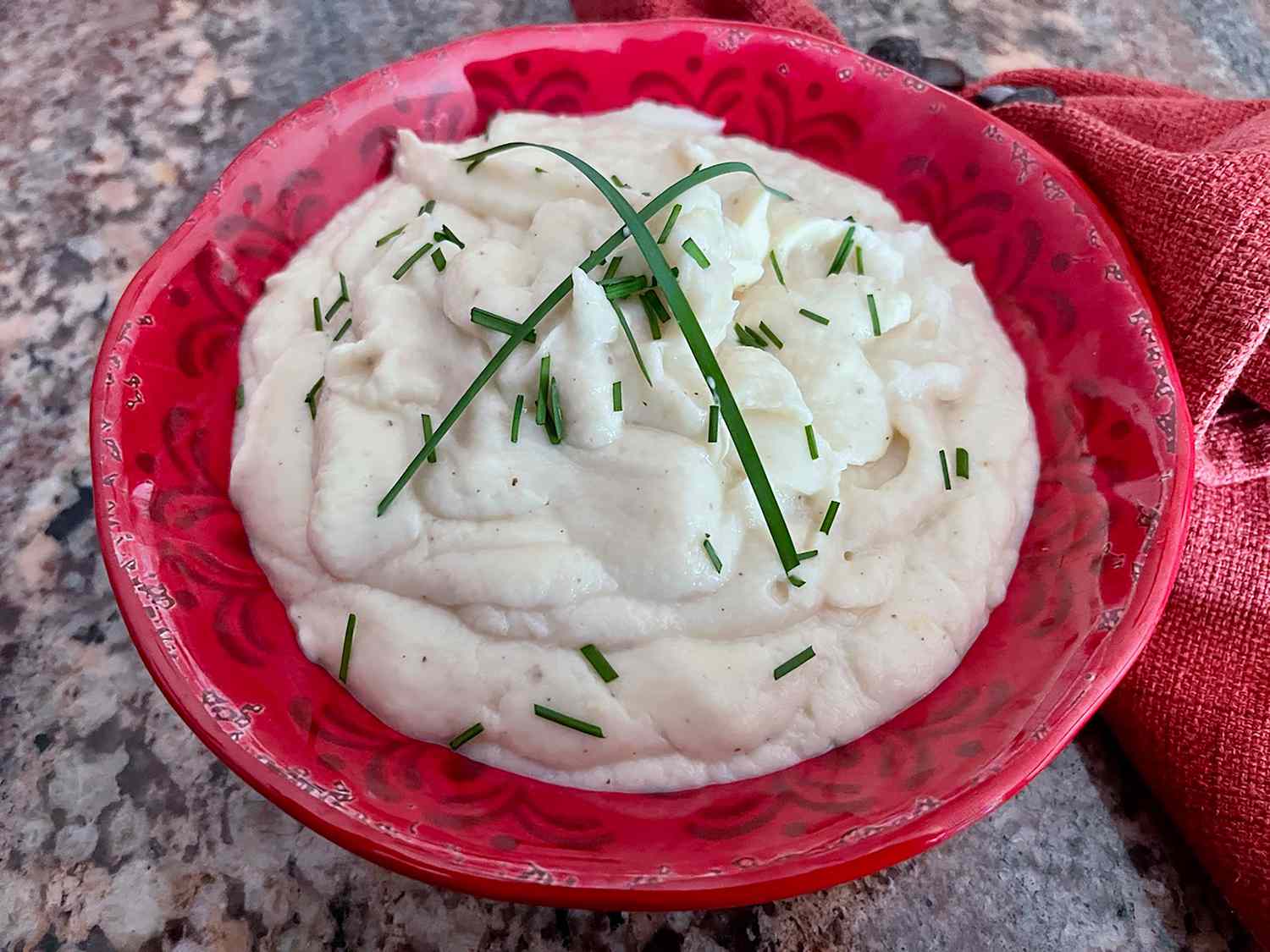 Creamy Cheddar Cauliflower Mash with Chives