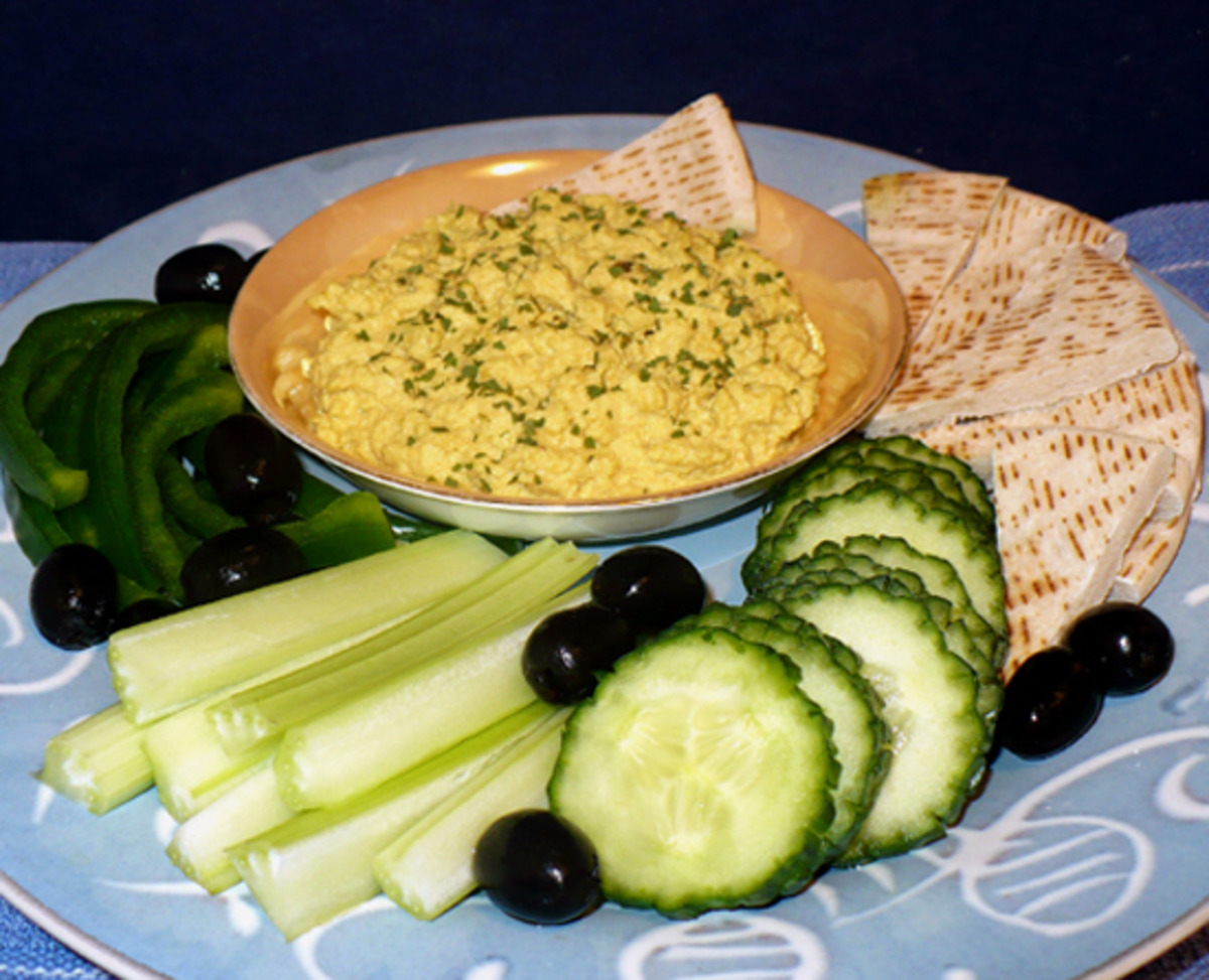 Authentic Lebanese Hummus with Pita and Grilled Vegetables