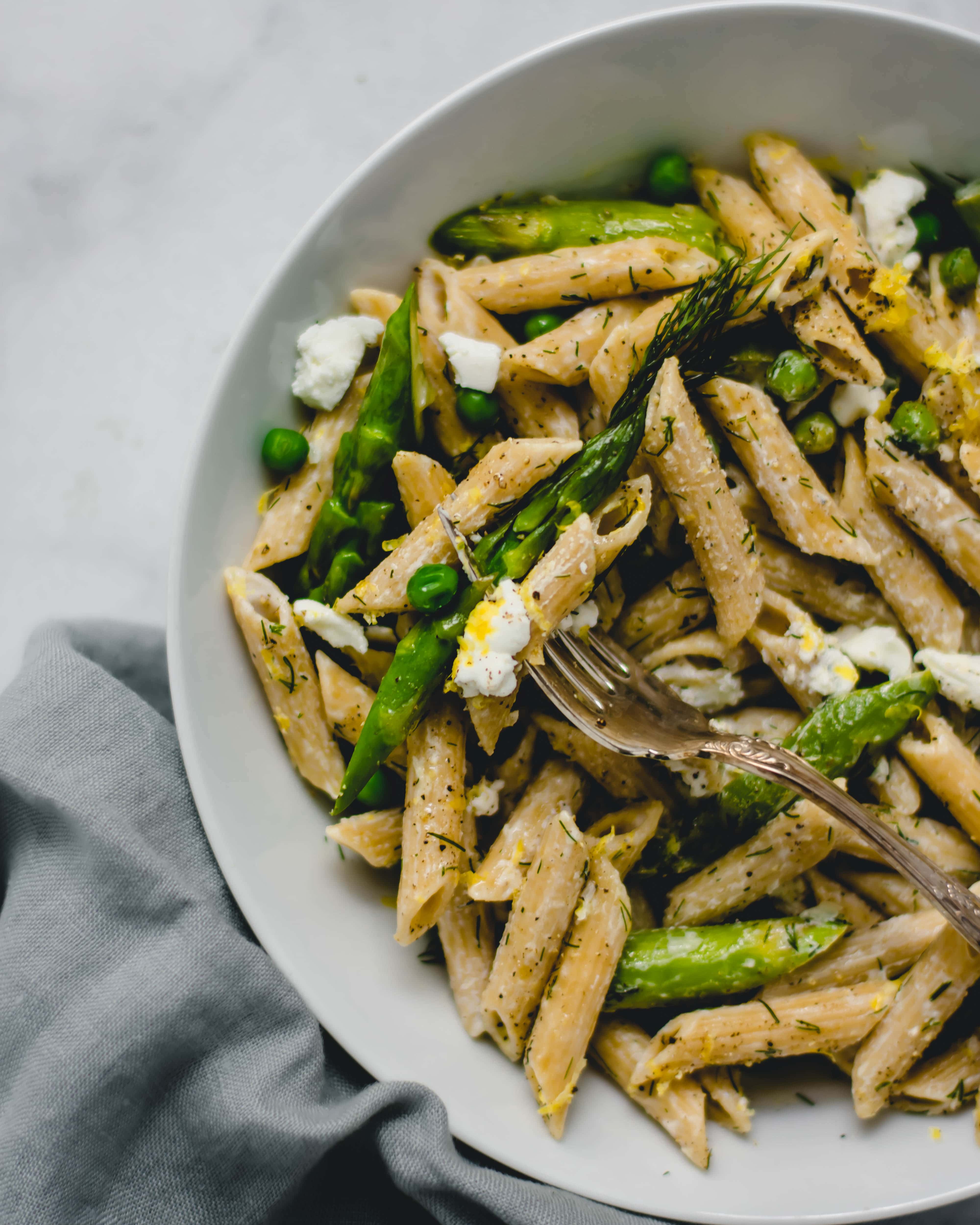 One-Pot Pasta Primavera with Asparagus and Peas