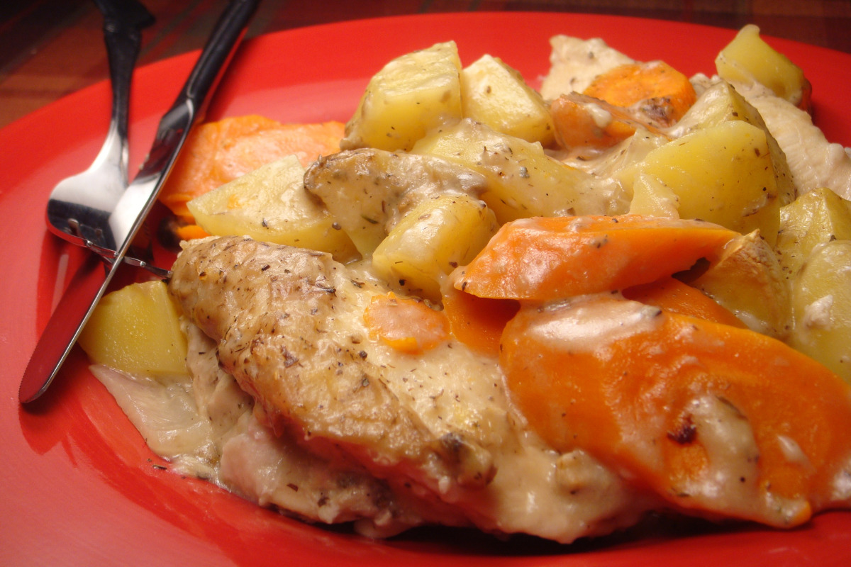 One-Pot Chicken and Vegetable Casserole with Herb Cheese Sauce