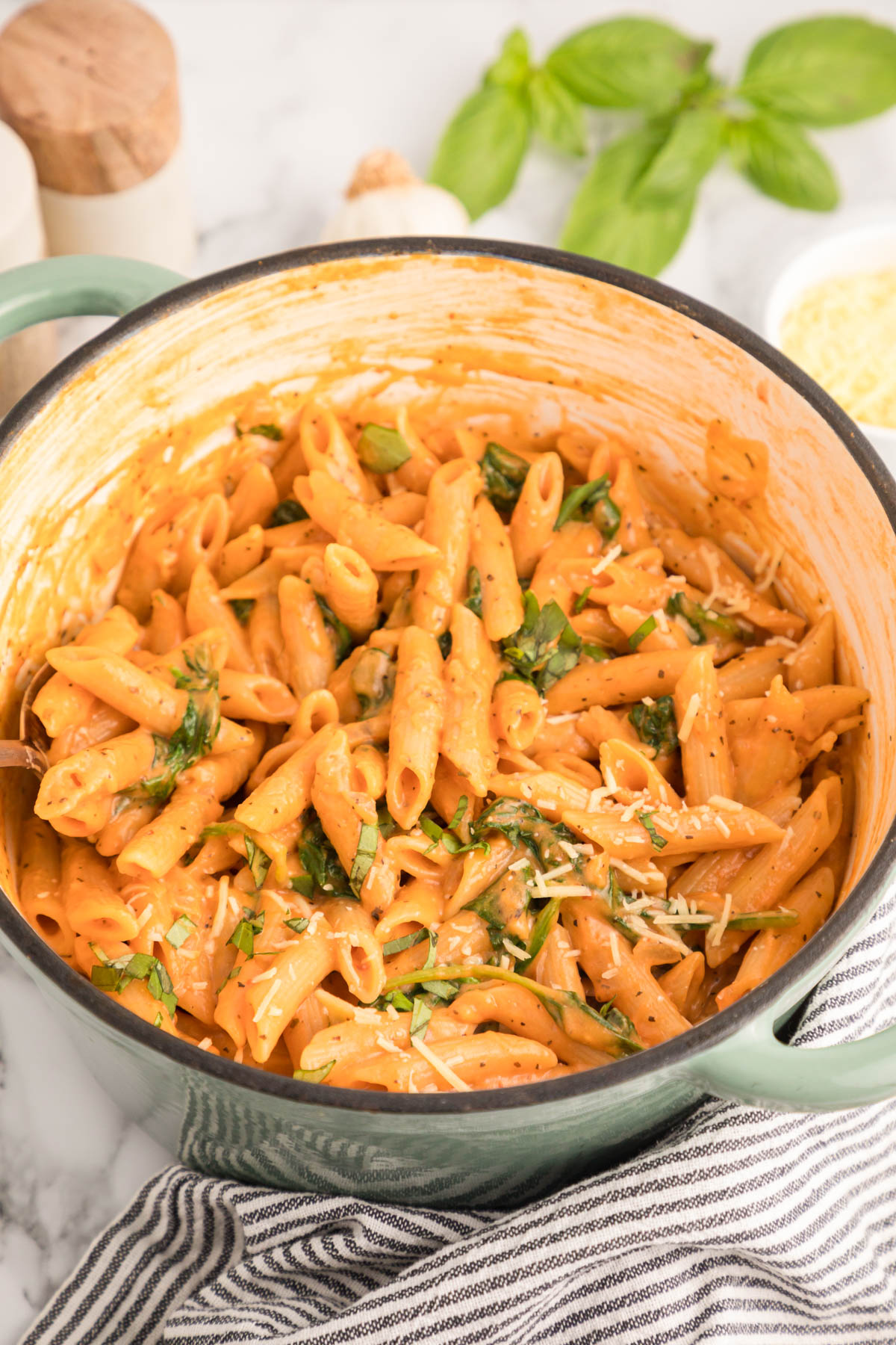 One-Pot Creamy Tomato and White Bean Pasta