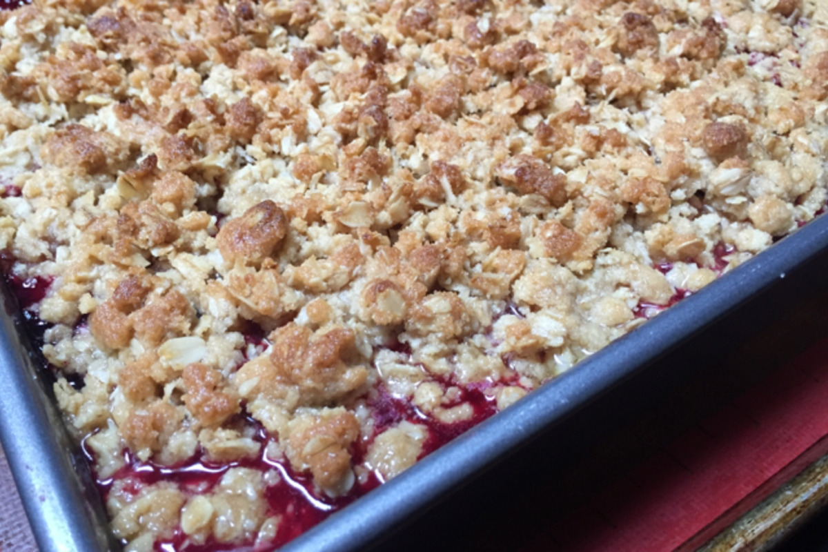 Viburnum-Infused Berry Crisp