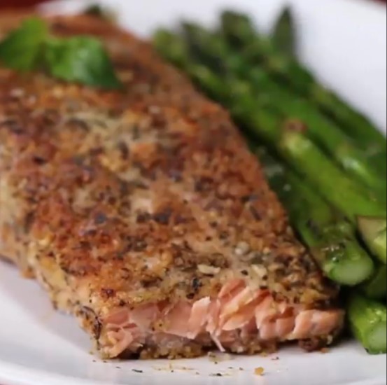 Almond-Crusted Salmon with Dill Sauce