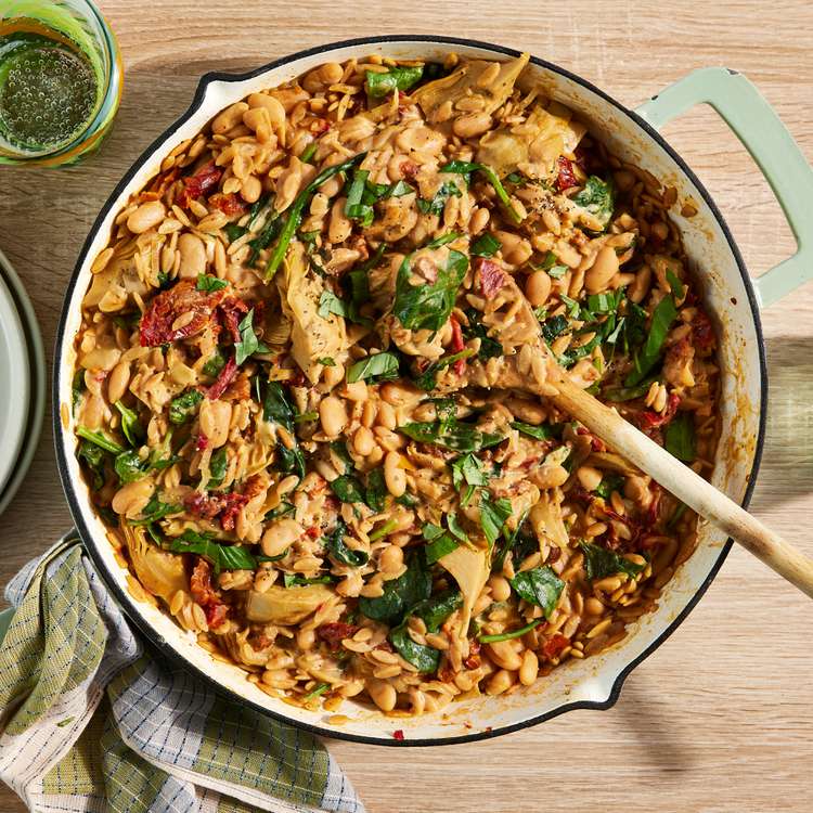 One-Pot Tomato and White Bean Pasta