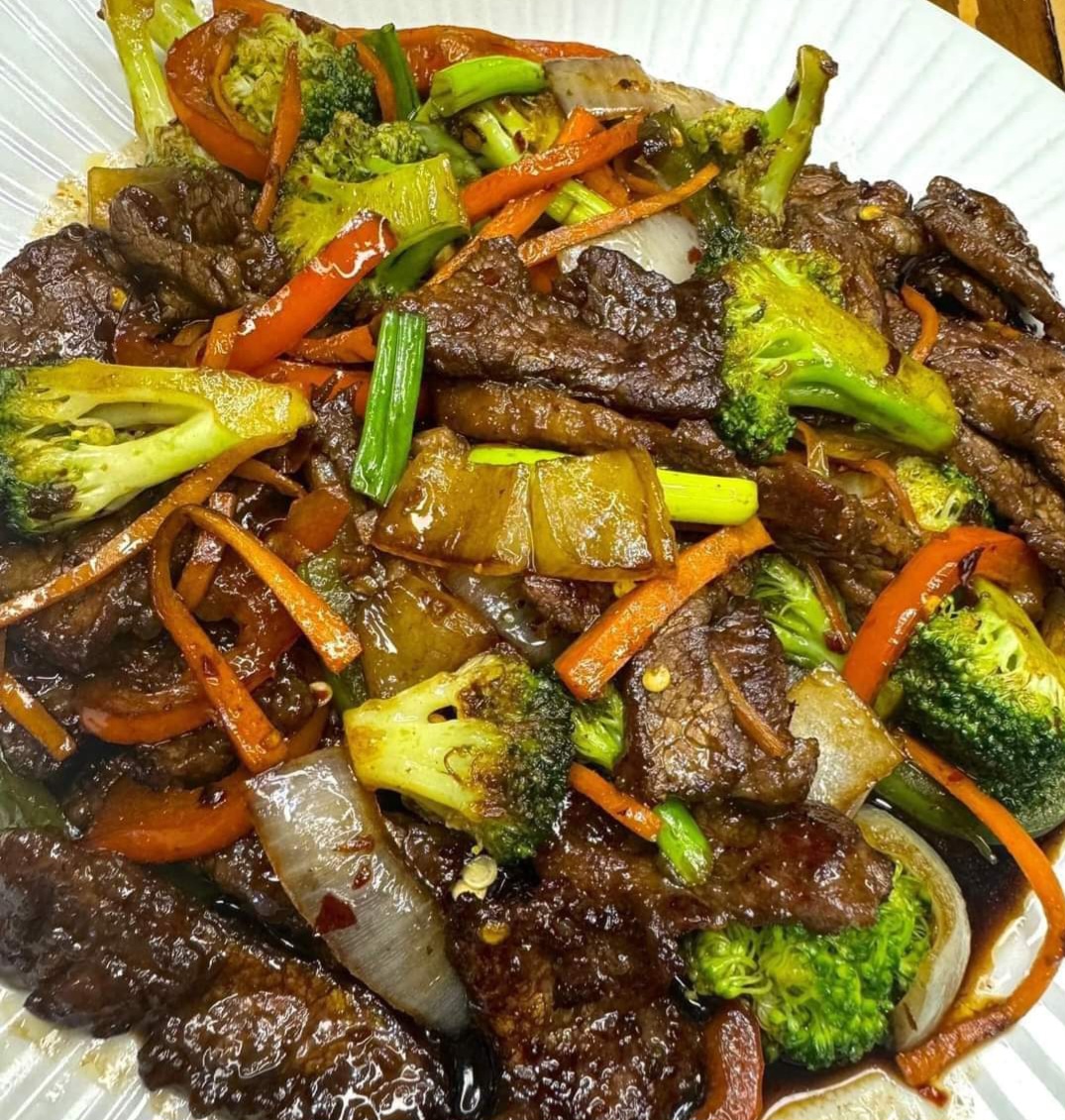 Stir-Fried Flank Steak with Broccoli and Garlic