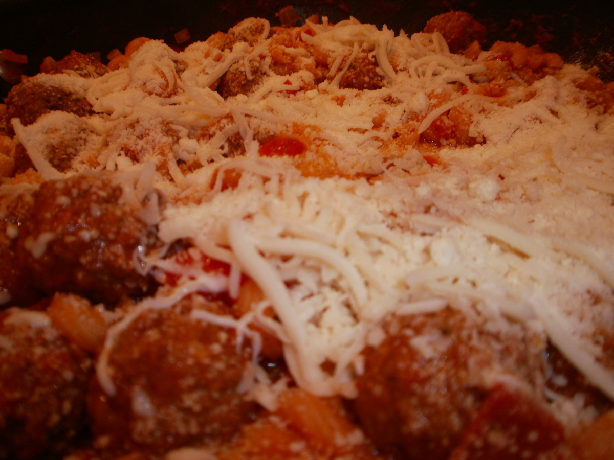 One-Pan Italian Pasta with Meatballs