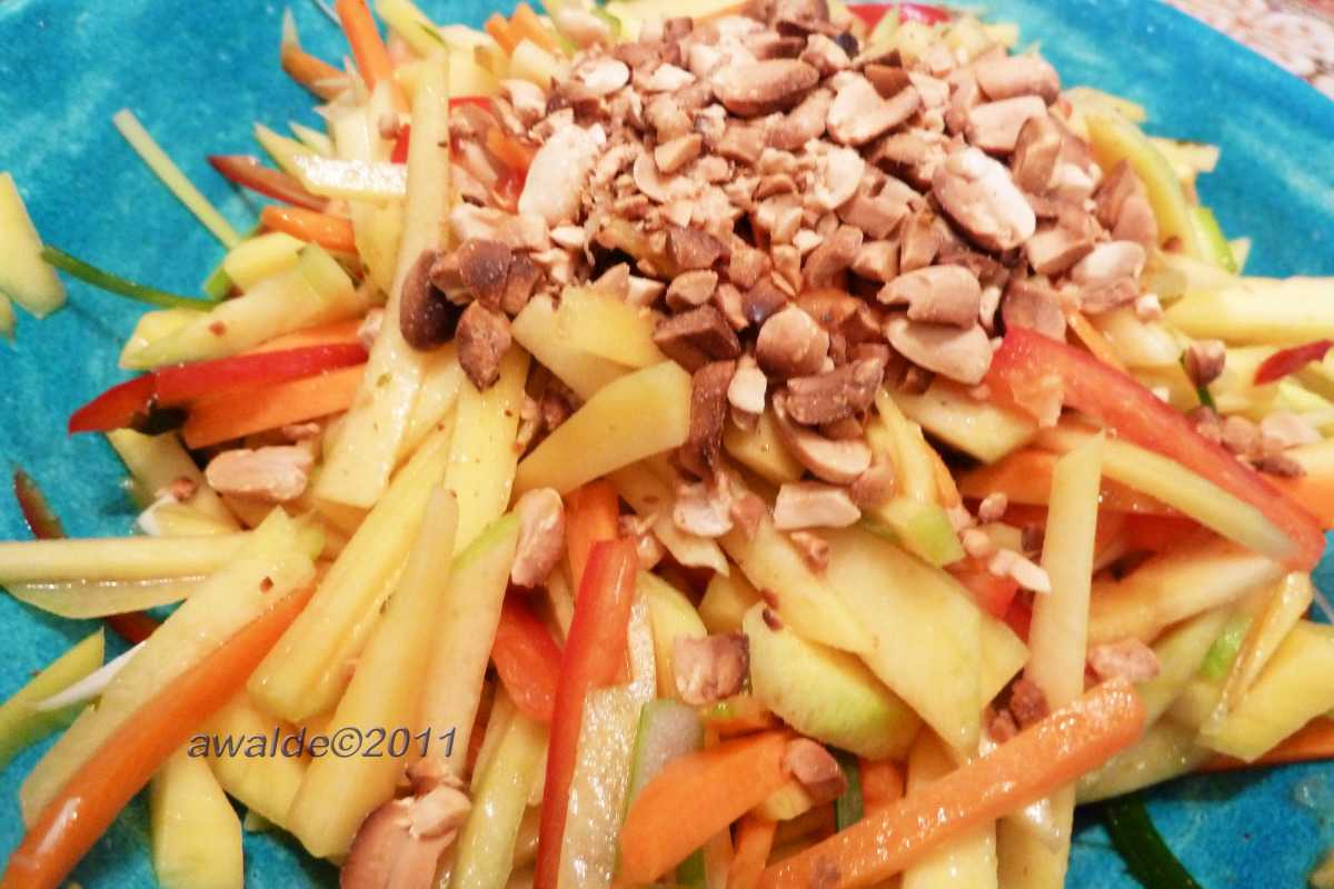 Thai Mango Bean Sprout Salad with Tamarind Dressing