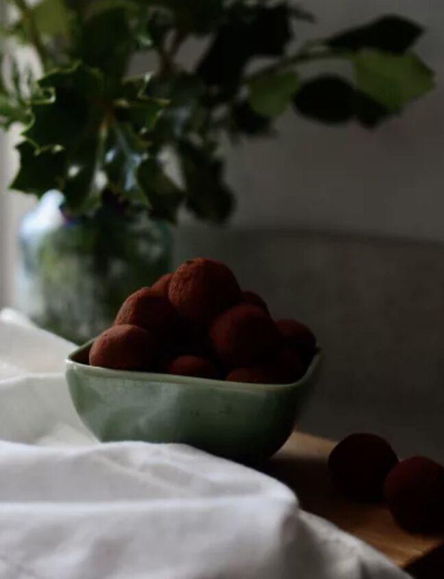 Gin-Flavored Chocolate Truffles with Orange Zest