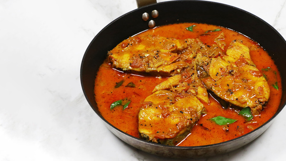 Sri Lankan-Style Fish Curry with Curry Leaves