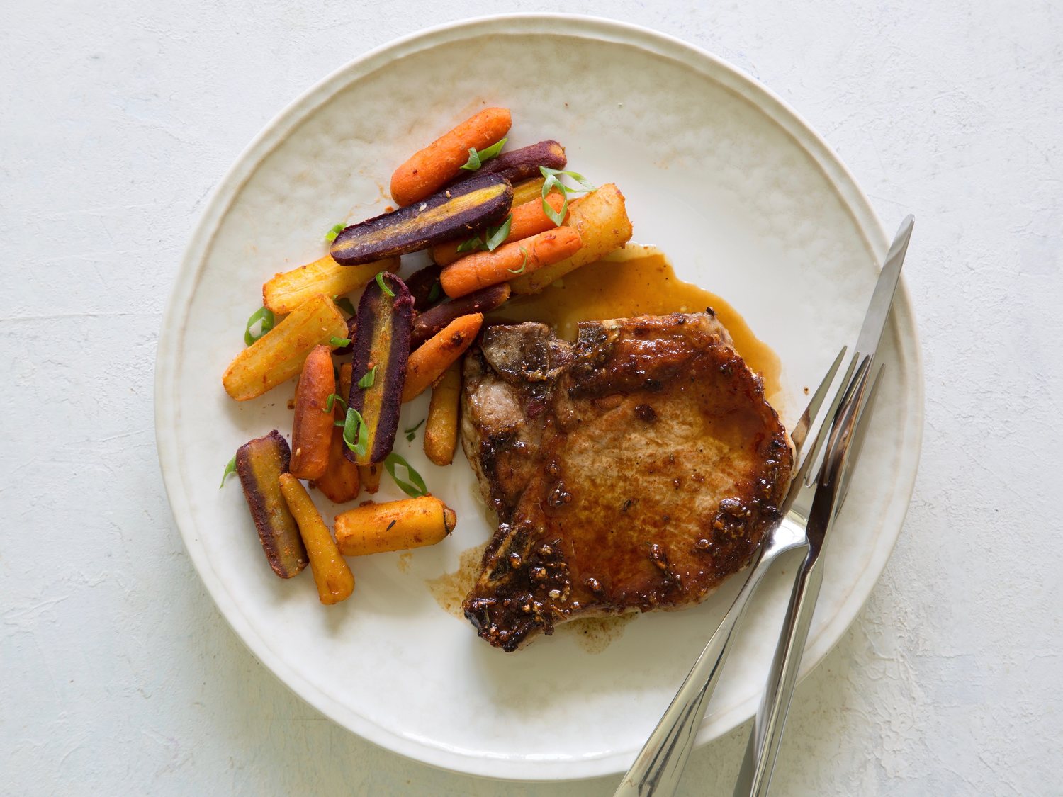 Rosemary-Glazed Pork Chops with Roasted Carrots