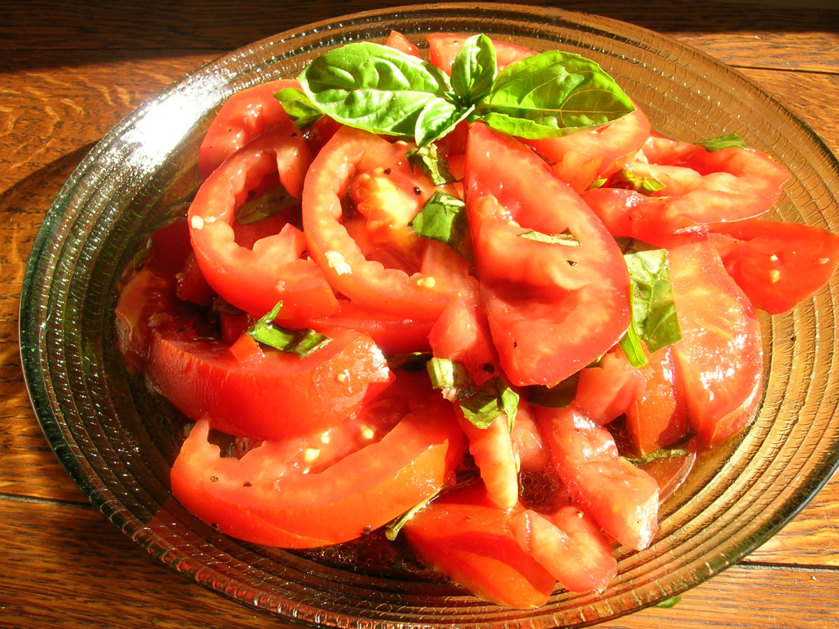 Gin Basil Tomato Salad with Balsamic Drizzle