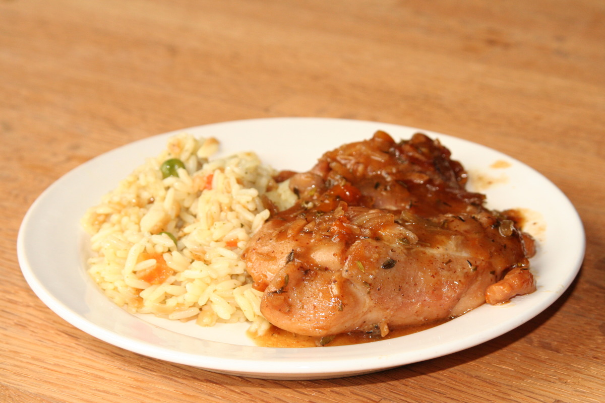 Slow Cooker Apricot-Thyme Chicken Thighs