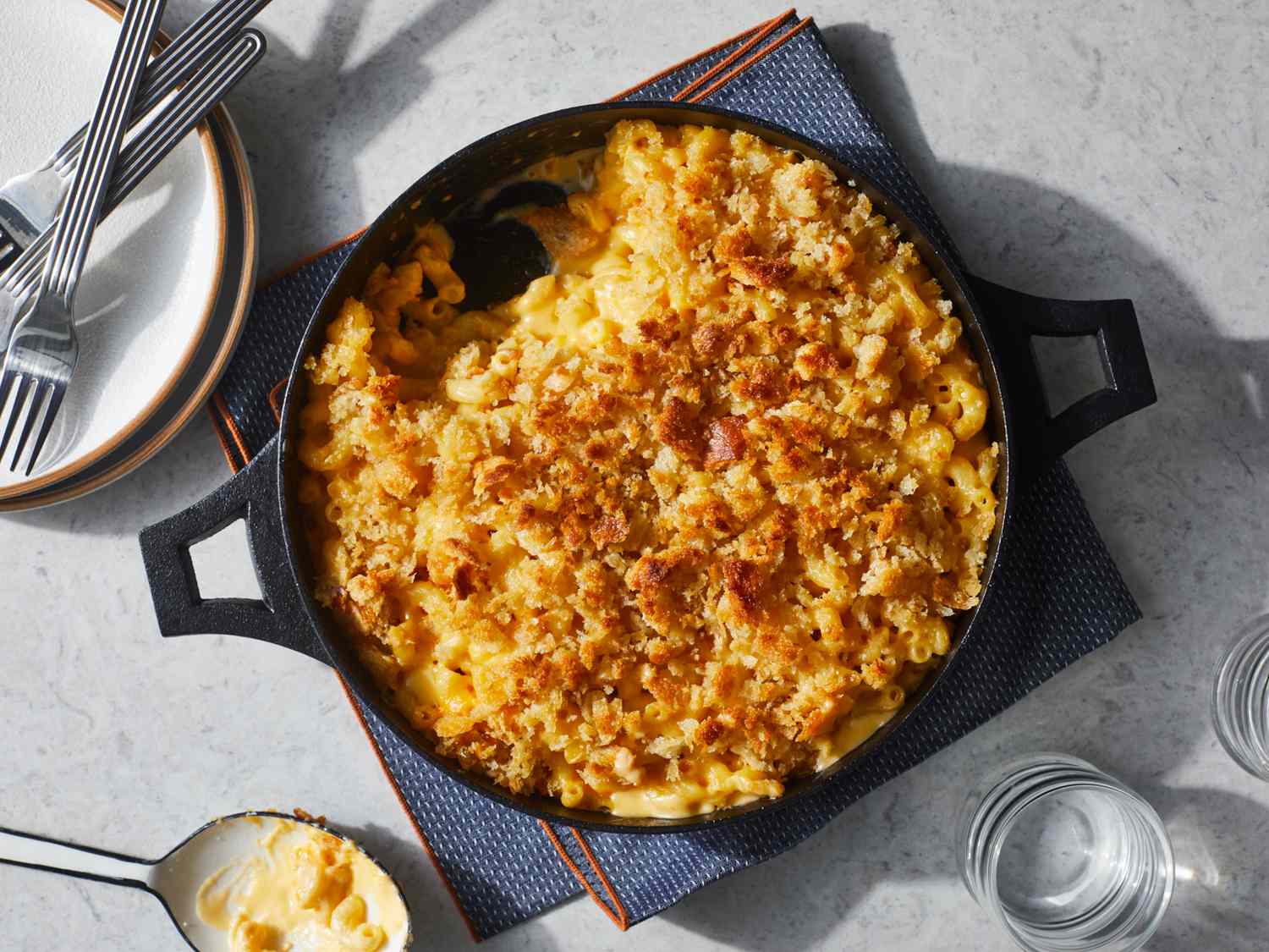 Baked Cheddar Macaroni with Toasted Breadcrumb Topping
