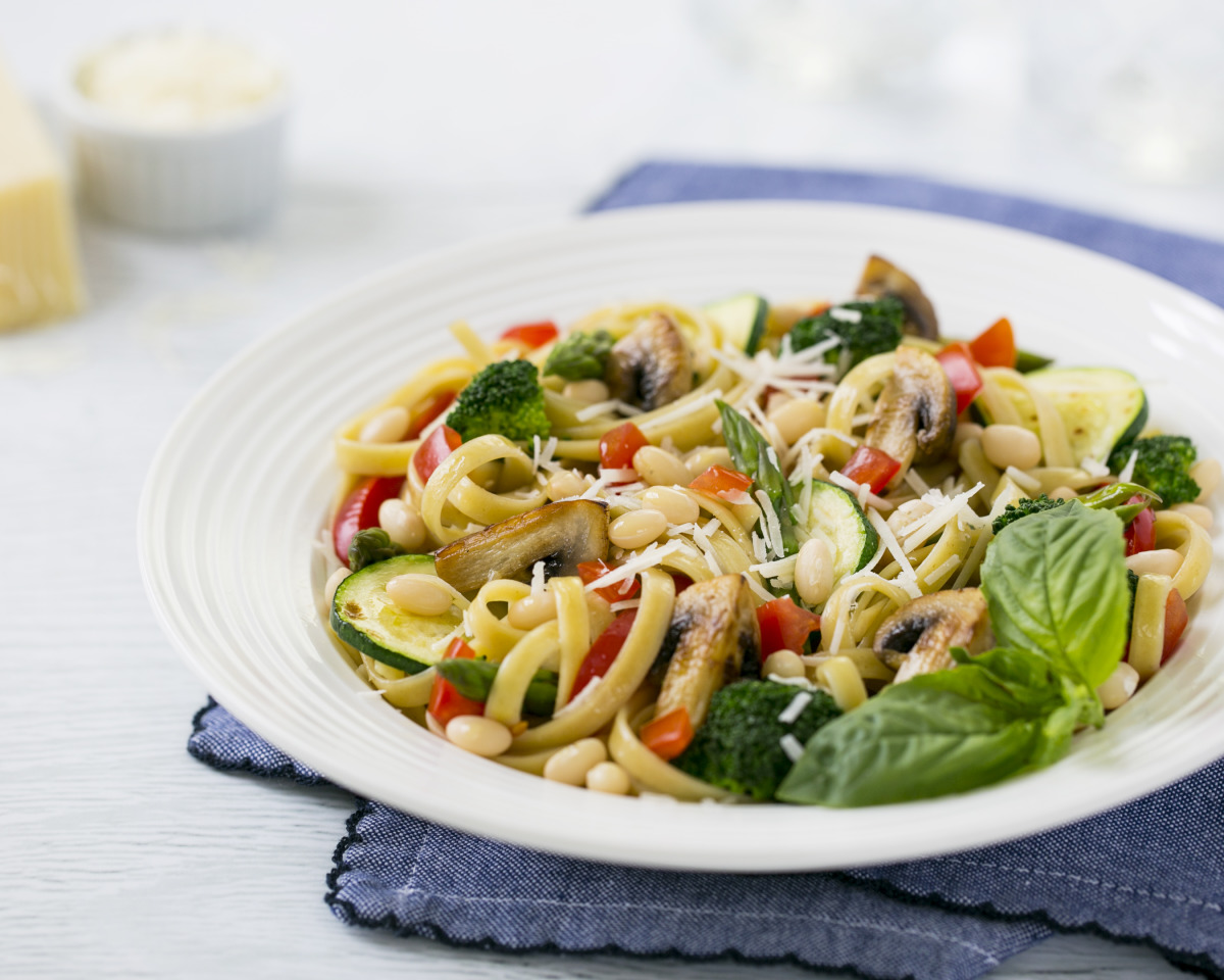 Lemon Zest Linguine with White Beans