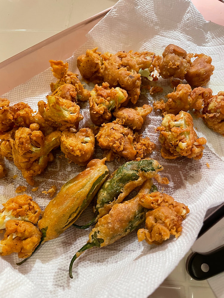 Deep-Fried Gram Flour Fritters with Spices