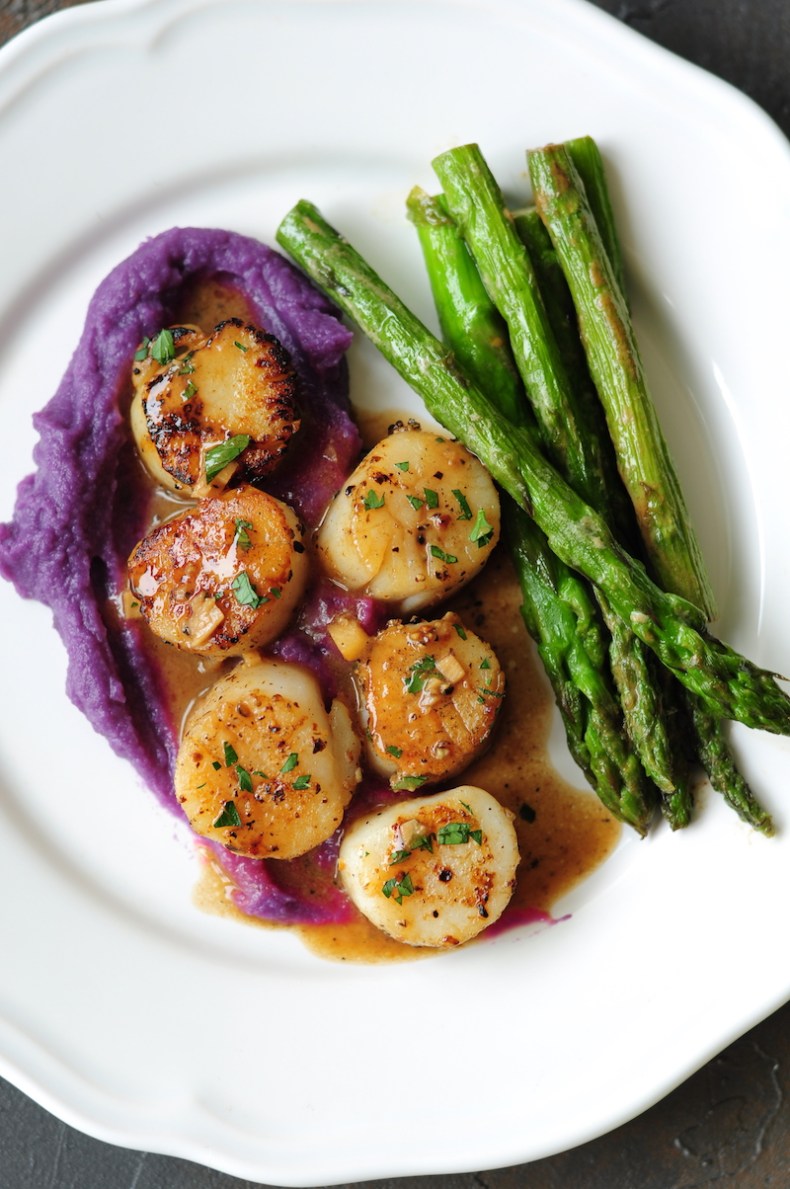 Pan-Seared Scallops with Asparagus and Lemon Butter