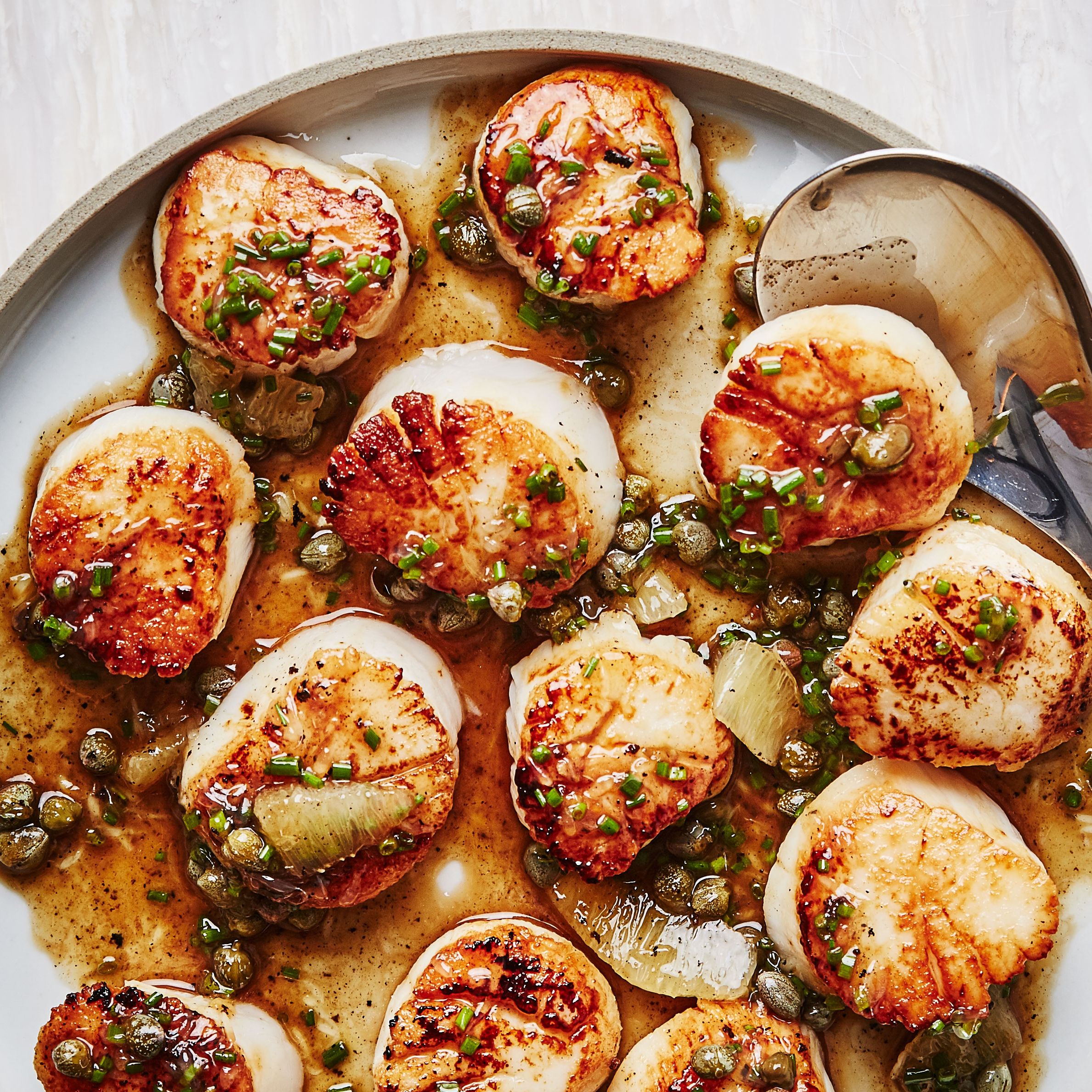 Pan-Seared Scallops with Lemon Butter and Chives