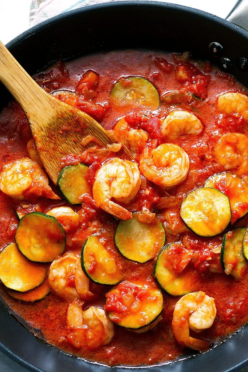 One-Pan Garlic Shrimp with Zucchini and Tomatoes