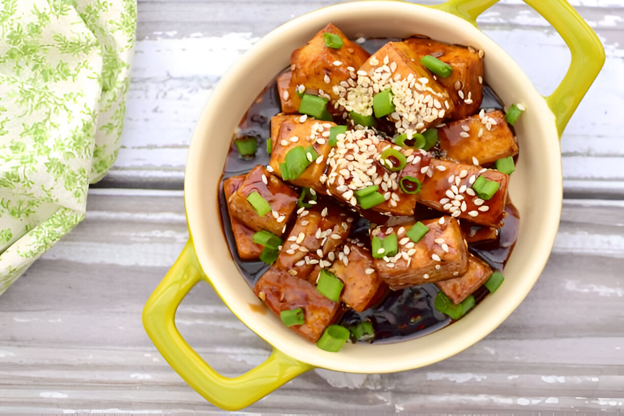 Daylily and Tofu Sauté with Garlic and Sesame Oil