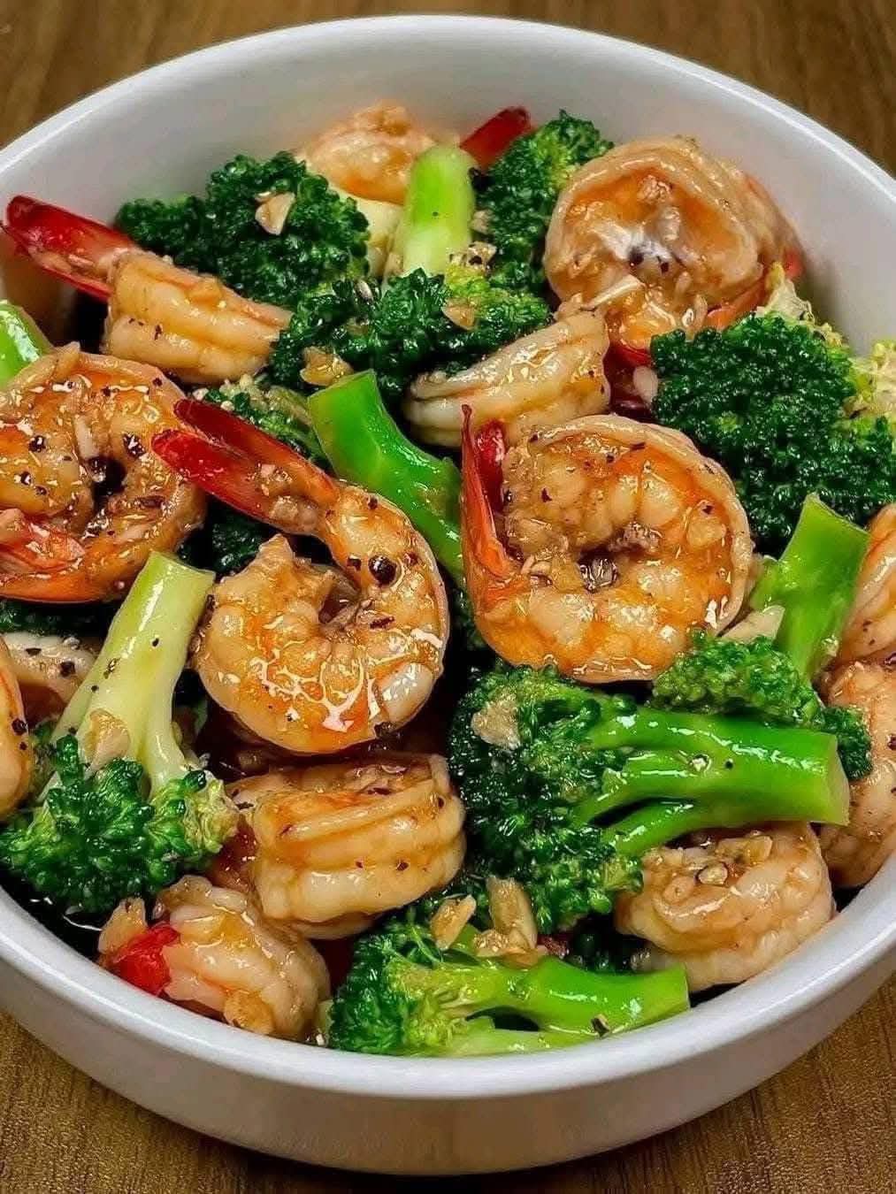 Stir-Fried Shrimp with Broccoli and Coconut Aminos