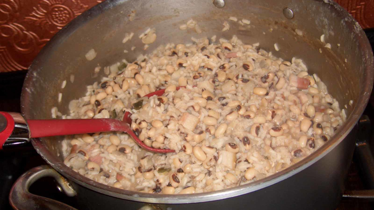 One-Pot Rice with Pigeon Peas and Sofrito