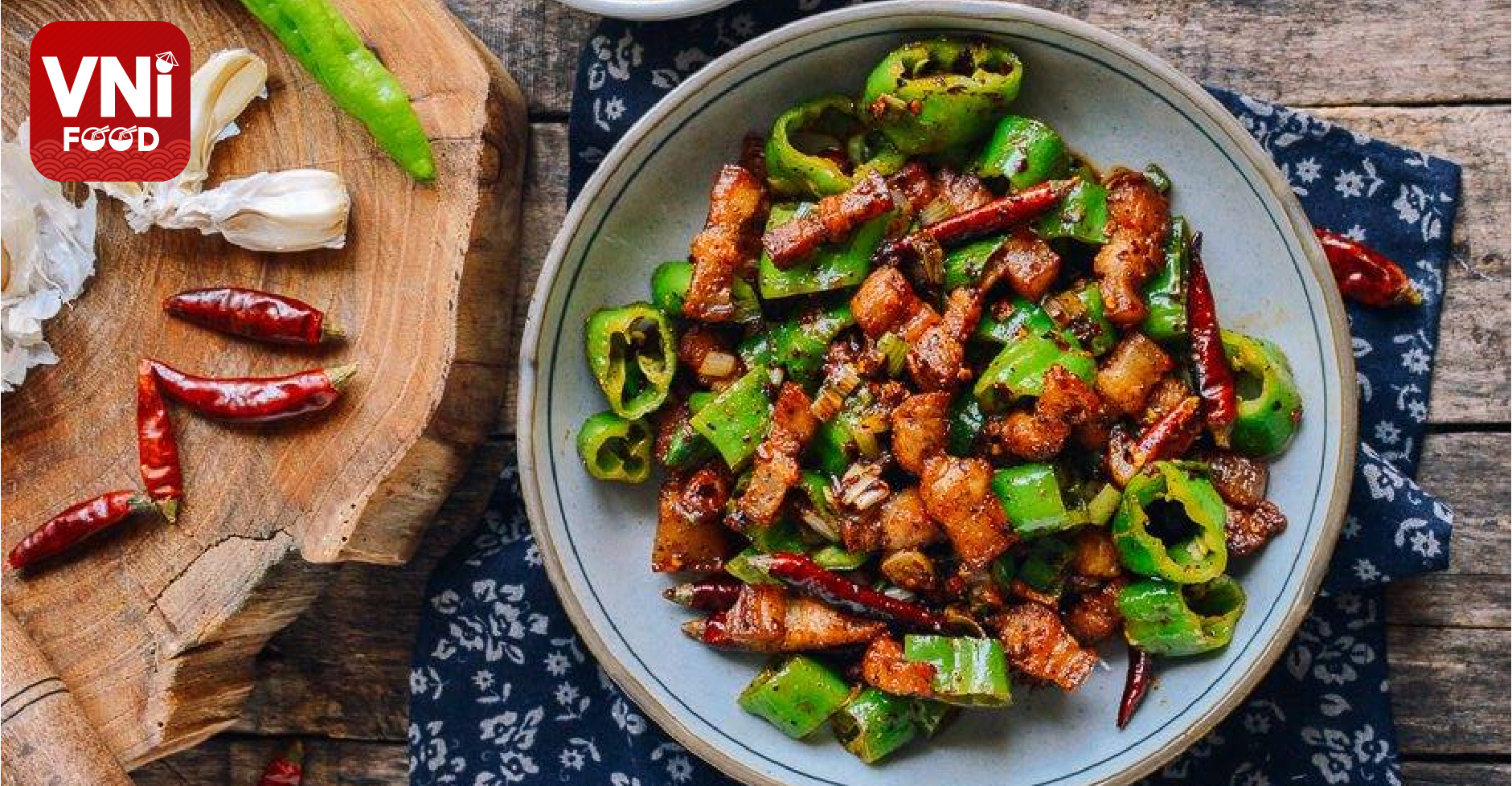 Stir-Fried Pork Belly with Dried Chilies and Green Bell Peppers