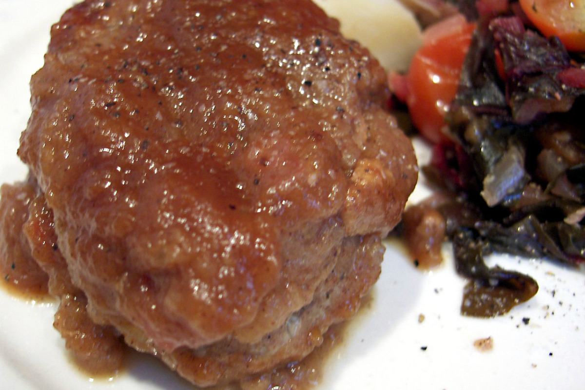 Herb-Crusted Pork Chops with Apple Sauté