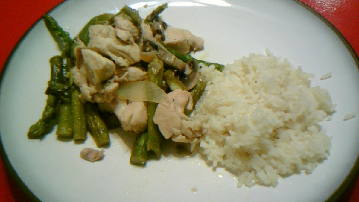 One-Pot Lemon Chicken and Asparagus with Garlic Rice