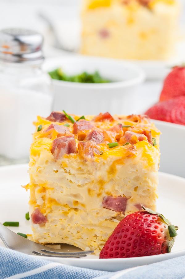 Slow Cooker Ham and Cheddar Breakfast Casserole