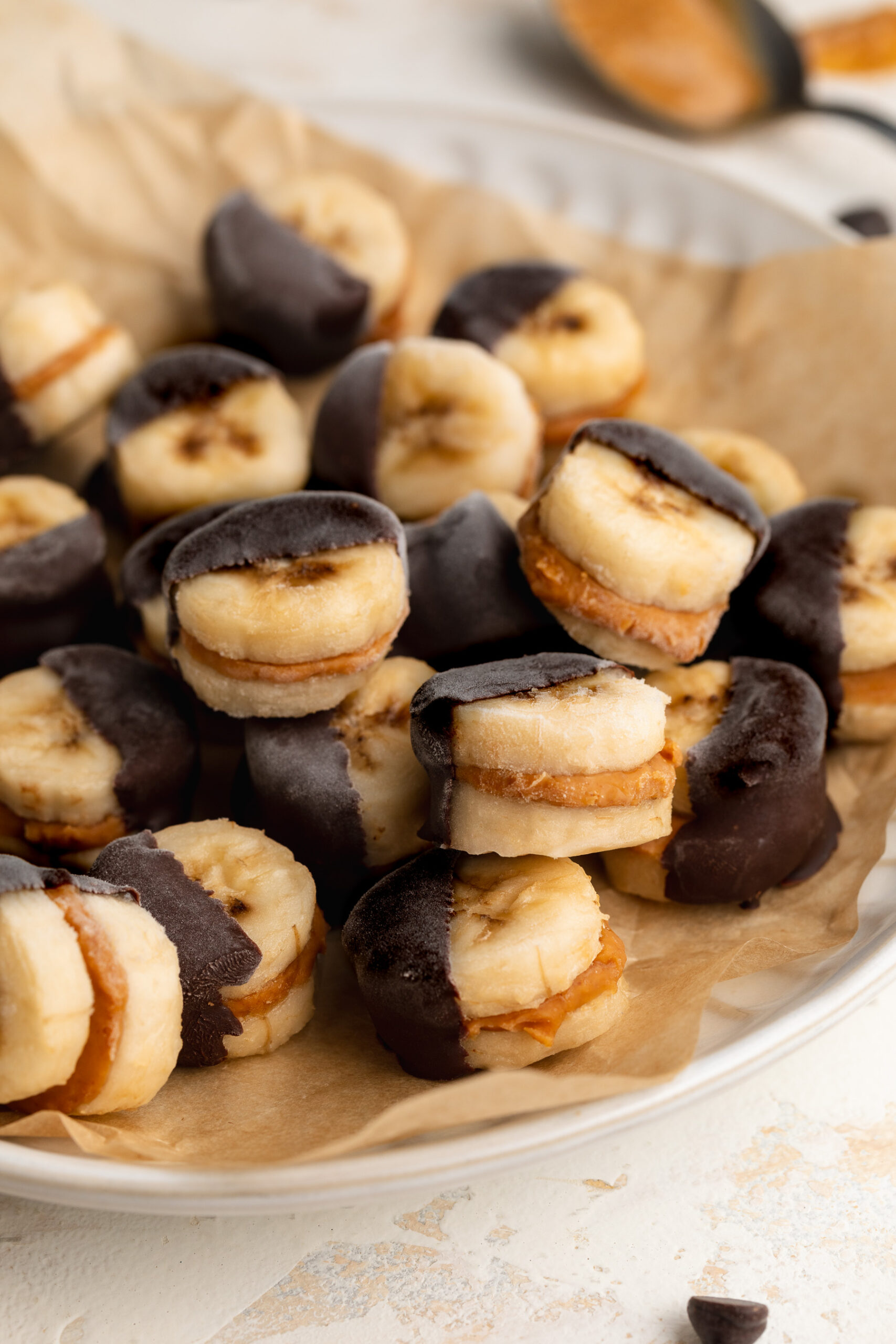 Frozen Banana and Peanut Butter Chia Bites
