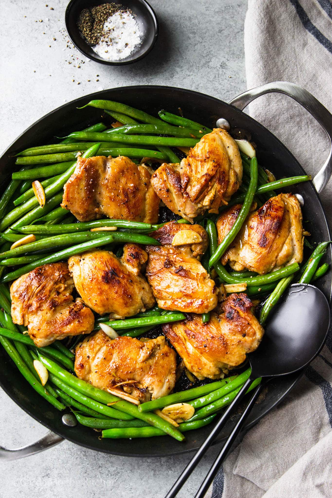 Garlic-Rosemary Chicken Thighs with Green Beans