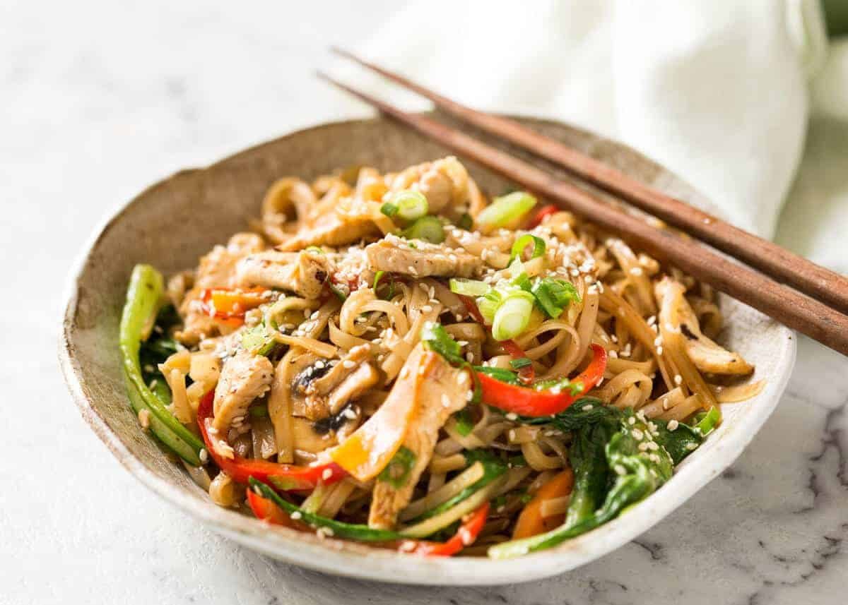 Rice Noodle Stir-fry with Smoked Chicken and Dried Chilies