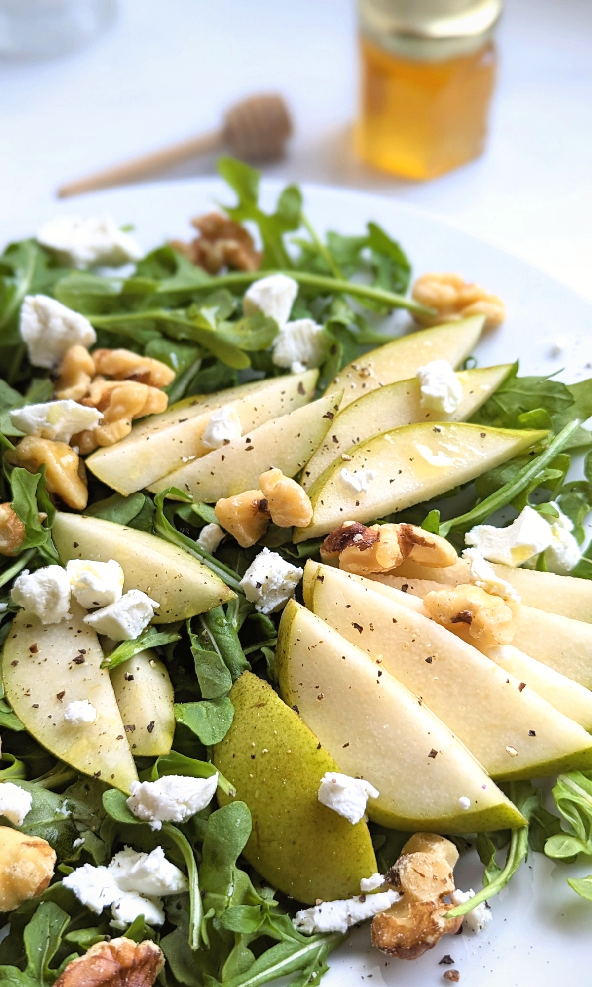 Arugula and Pear Salad with Honey Mustard Dressing