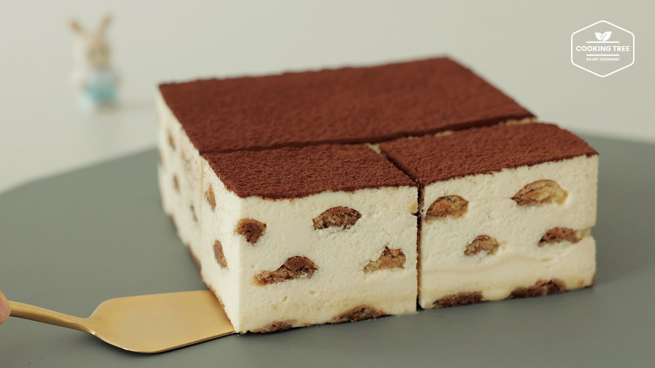 Layered Tiramisu with Coffee-Soaked Ladyfingers and Mascarpone