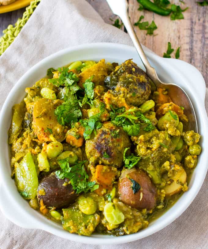 Spiced Mixed Vegetable Undhiyu