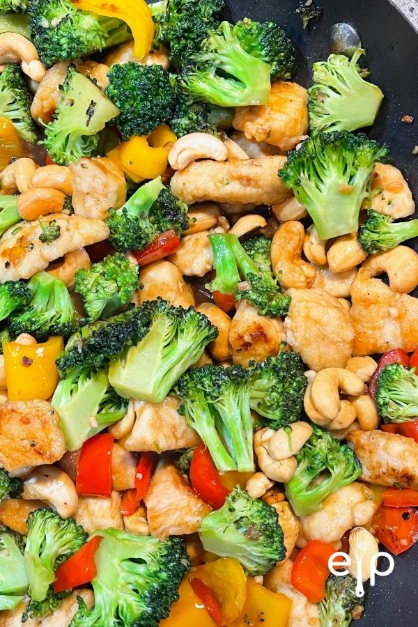 Chicken Stir-Fry with Broccoli and Cashews
