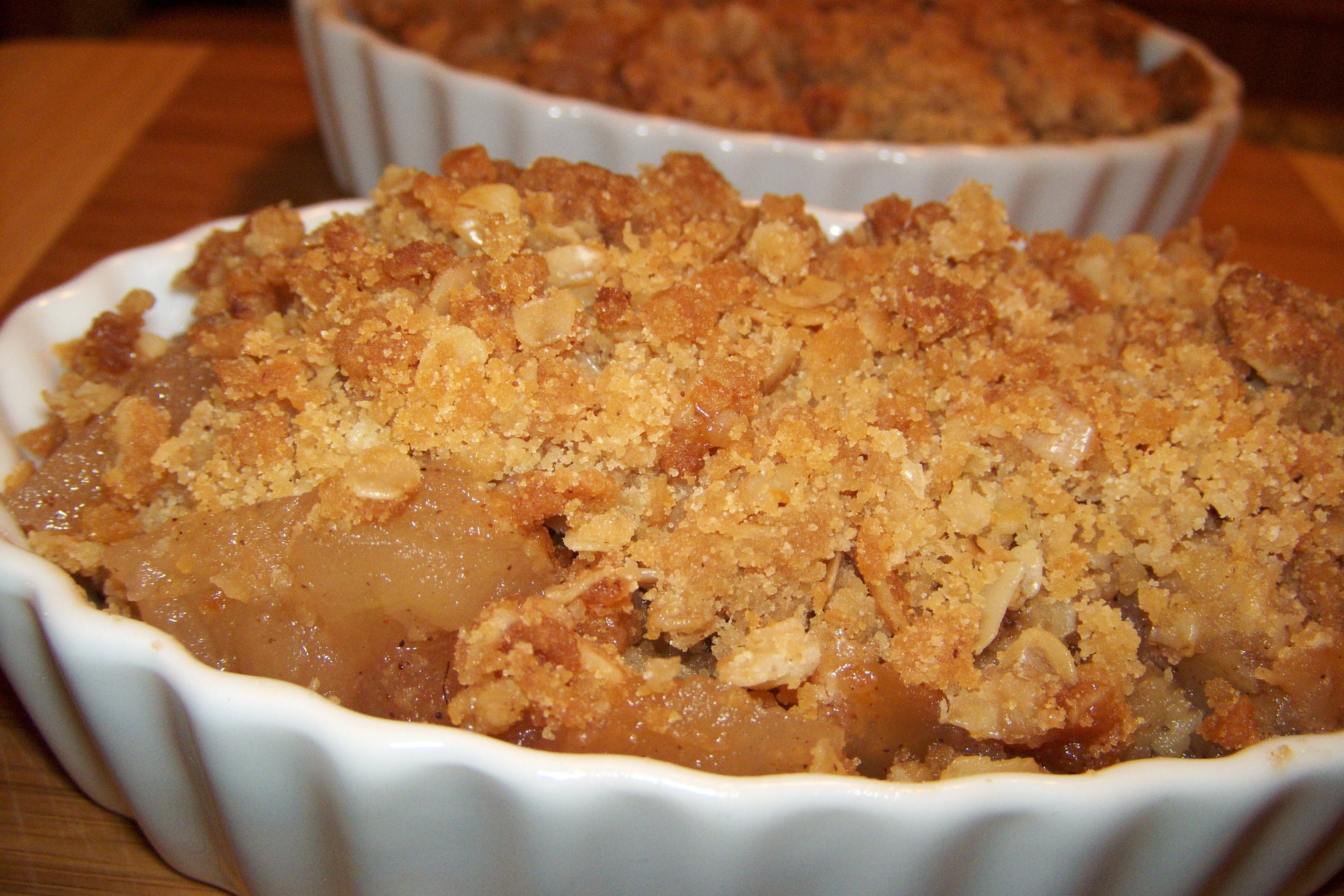 Oven-Baked Apple Crisp with Oats and Cinnamon