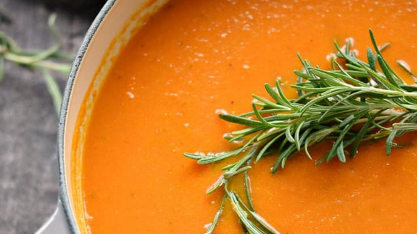Creamy Tomato and Leek Soup with Rosemary