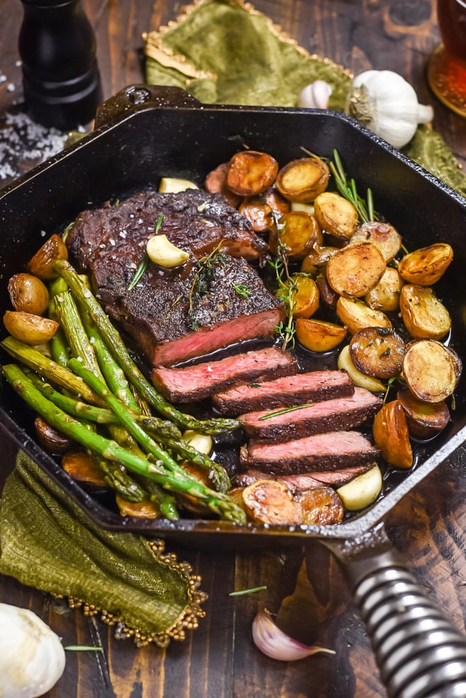 Garlic Butter Pan-Seared Beef with Roasted Asparagus