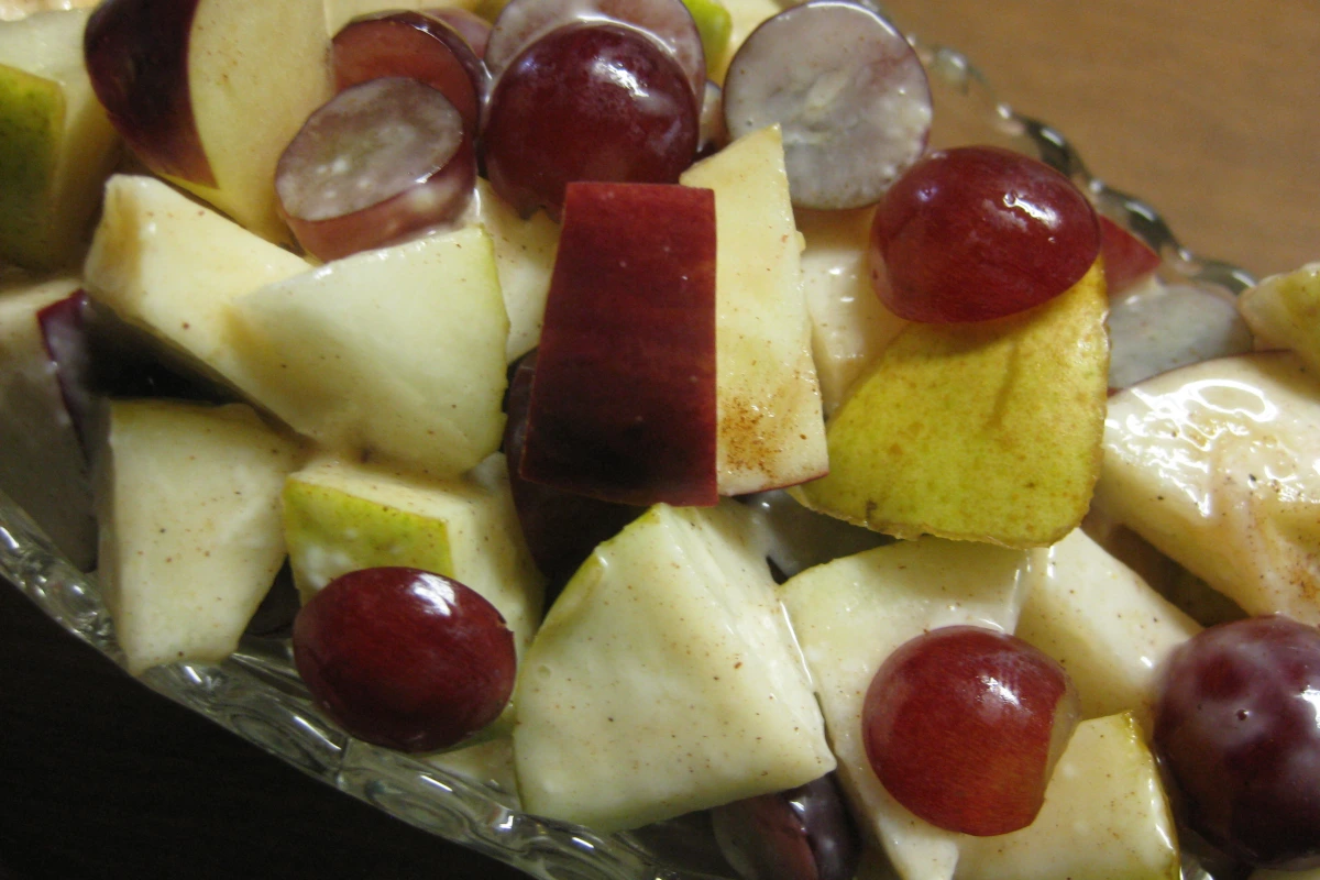 Apple-Pear Fruit Salad with Mint Vinaigrette
