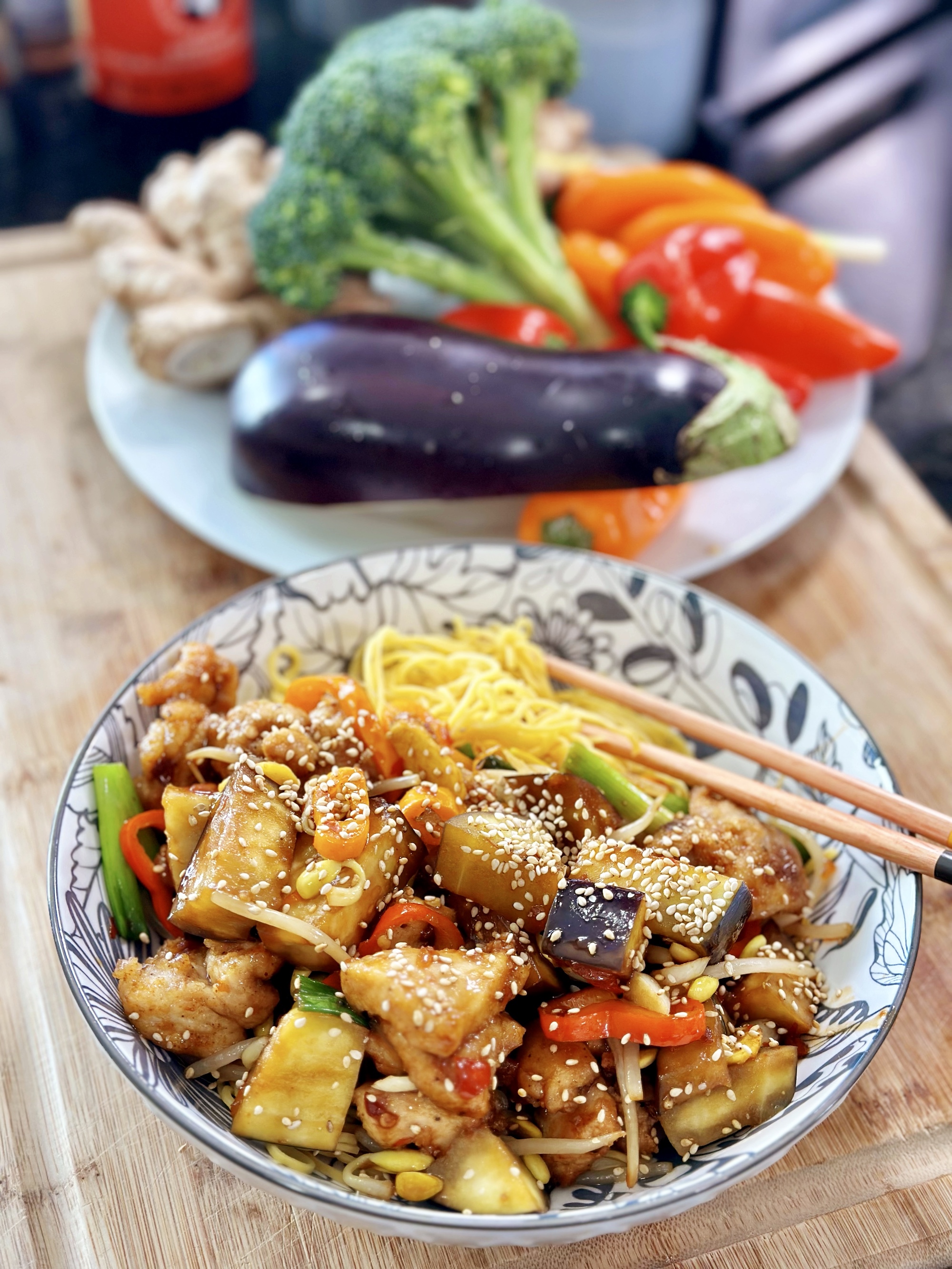 Stir-Fried Ginger Garlic Chicken with Sesame Seeds