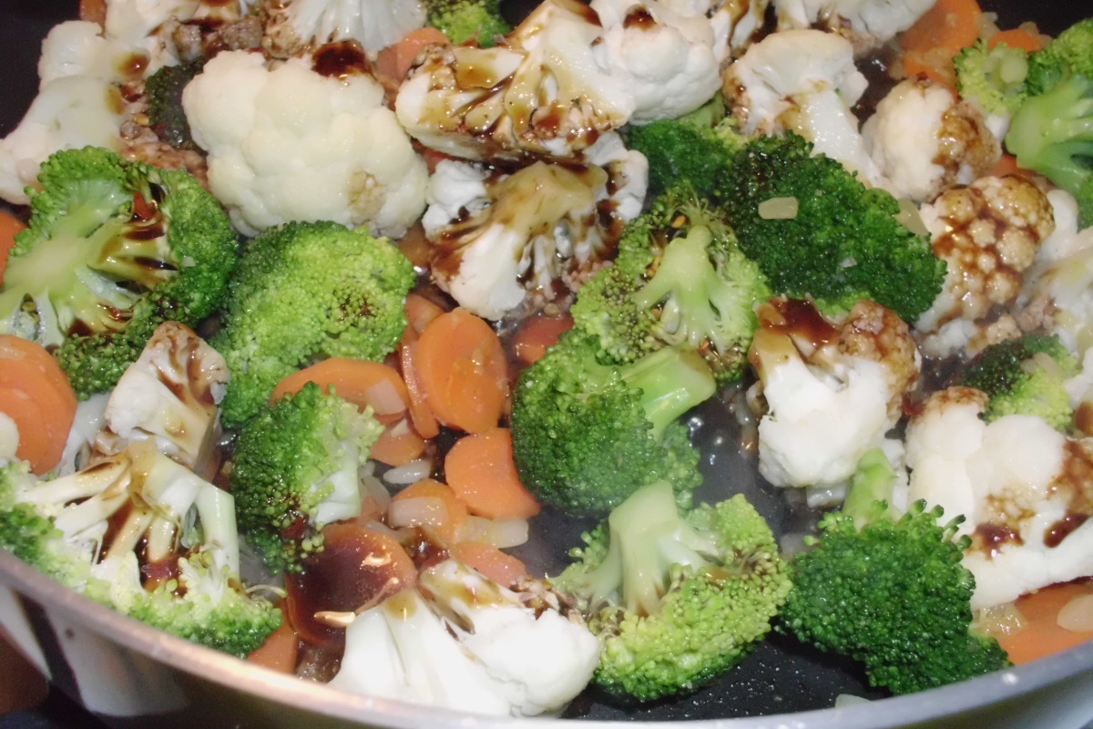 Cauliflower Rice Stir-Fry with Broccoli and Mushrooms
