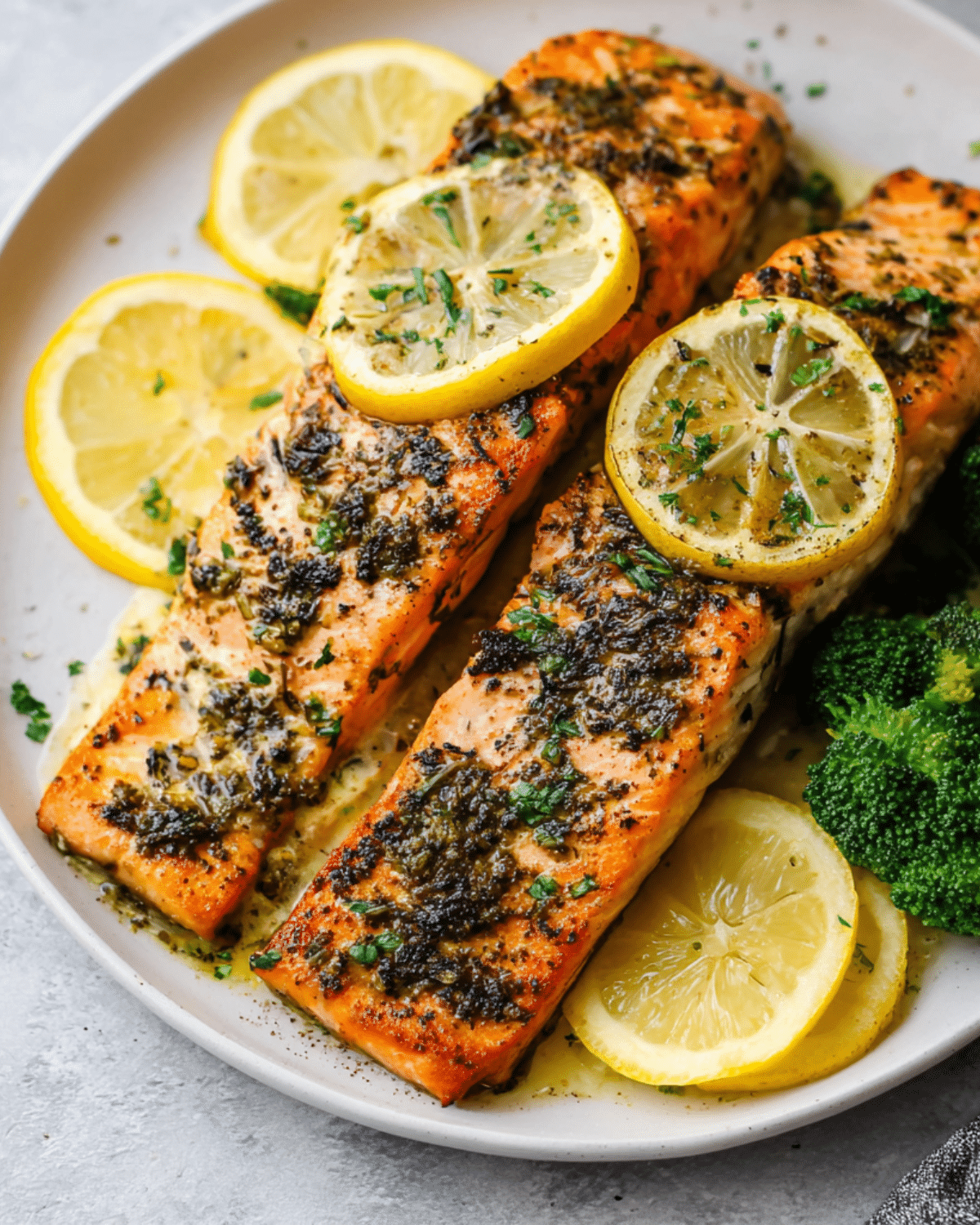 Air Fryer Crispy Lemon-Garlic Salmon Fillets